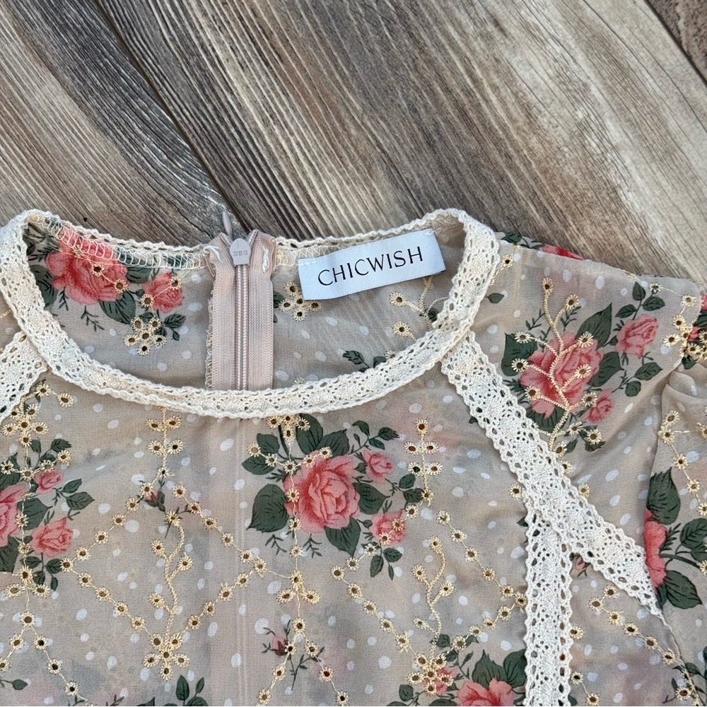 Floral Lace Trim Blouse - Picture 2 of 2